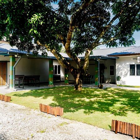 Adorable 3-Bedroom Home With Pool, Wi-Fi And Bbq Rembau 외부 사진