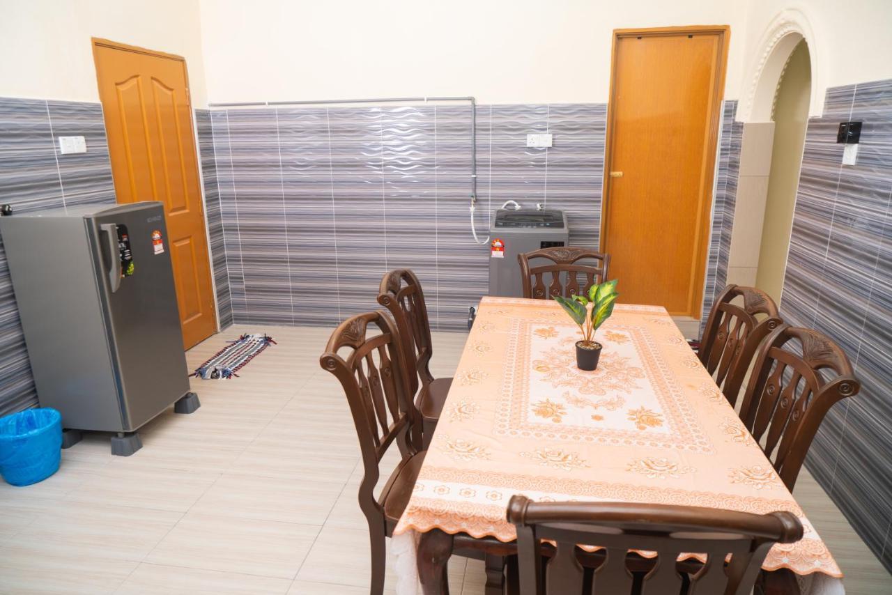 Adorable 3-Bedroom Home With Pool, Wi-Fi And Bbq Rembau 외부 사진