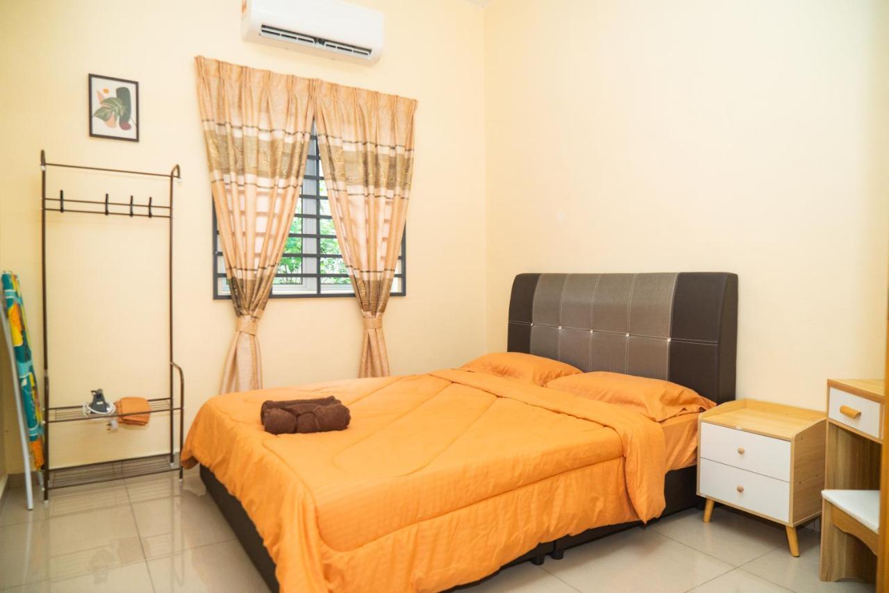 Adorable 3-Bedroom Home With Pool, Wi-Fi And Bbq Rembau 외부 사진