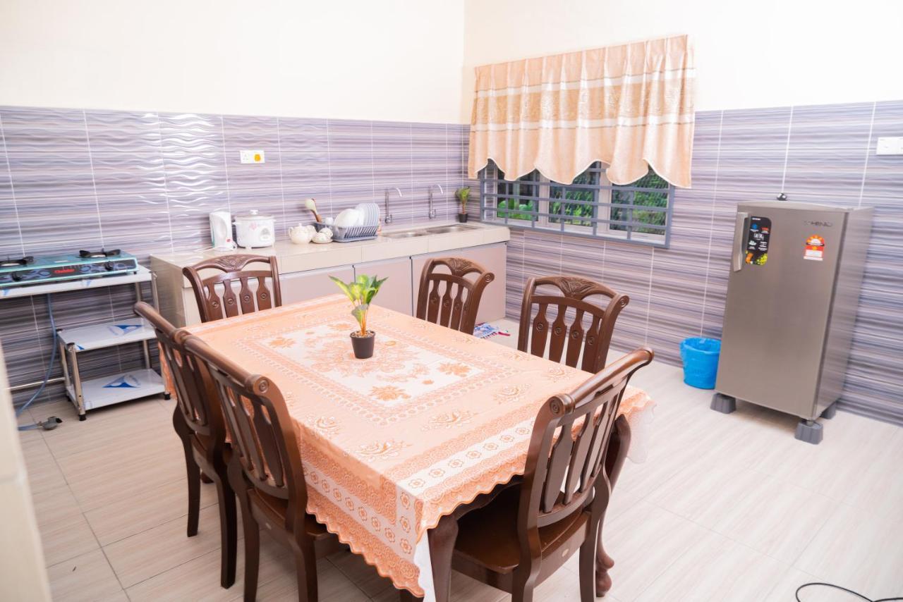 Adorable 3-Bedroom Home With Pool, Wi-Fi And Bbq Rembau 외부 사진